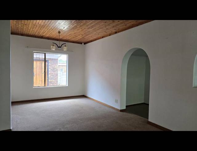 4 BEDROOM HOUSE FOR SALE IN PIERRE VAN RYNEVELD